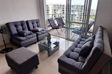 Hermoso apt con BBQ en balcon y Vista a la piscina