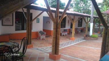 Casa de campo Ebenezer piscina hidromasajes - Vía La Mesa - Anapoima