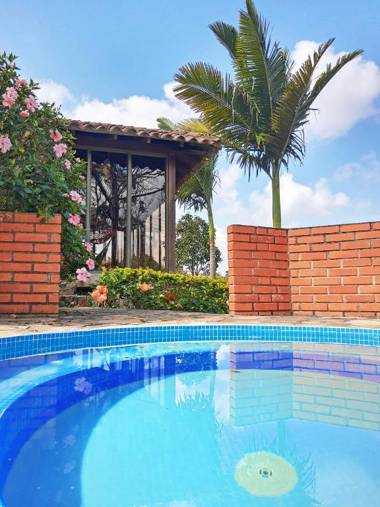 CASA CAMPESTRE frente Acuarela -Mesa de los Santos