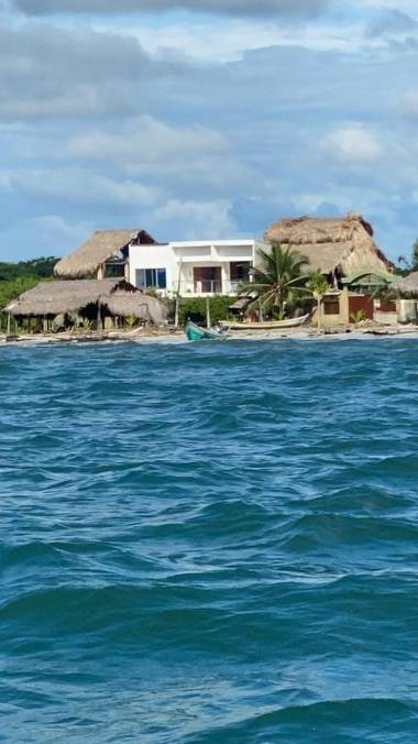 Luna Roja casa Frente al Mar y glamping