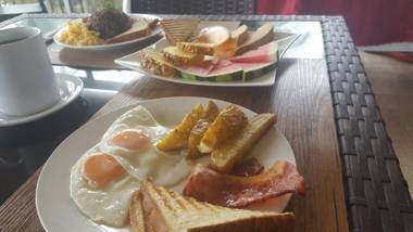 Beachfront Hotel Tramonto