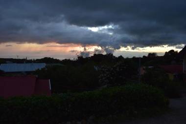 MapleTico Guesthouse