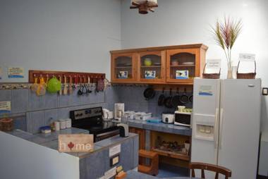 MapleTico Guesthouse