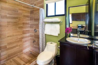 Villa Kiskadee - Beautiful Mountain Views with Private Pool & Wi-Fi