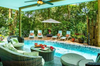 Rainforest Gem 2BR Aracari Villa with Private Pool AC Wi-Fi