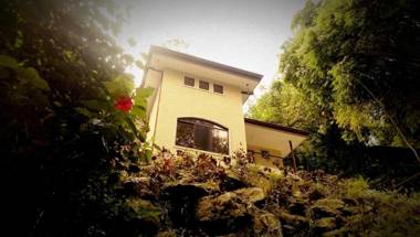 3BR Casa Heron w Private Pool Wi-Fi BBQ