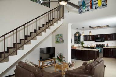 3BR Casa Heron w Private Pool Wi-Fi BBQ