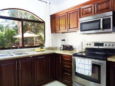 3BR Casa Palmeras near Quepos large private pool