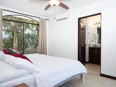 3BR Casa Palmeras near Quepos large private pool