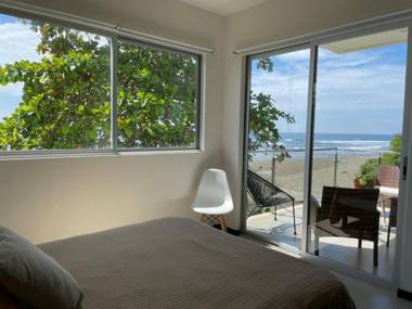 BEACHFRONT APARTMENT Vistas de Bejuco