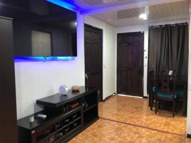 Departamento con cocina lavadora baño wifi 50mbs etc