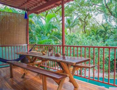 Burnt Toast Surfcamp