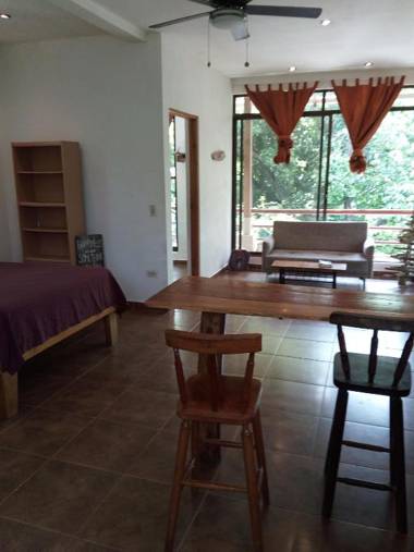 Mundaka : Burnt Toast Surfcamp