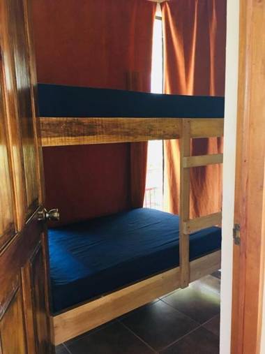 Mundaka : Burnt Toast Surfcamp