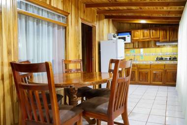 Los Pinos Cabins & Reserve