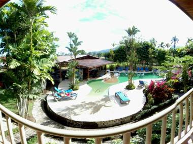 Arenal Backpackers Resort