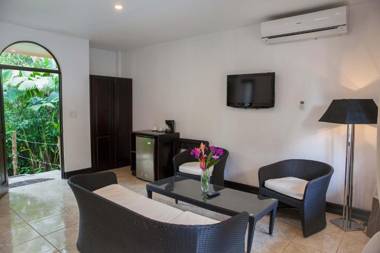 Tifakara Boutique Hotel & Birding Oasis