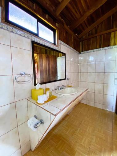ARENAL ROCA LODGE