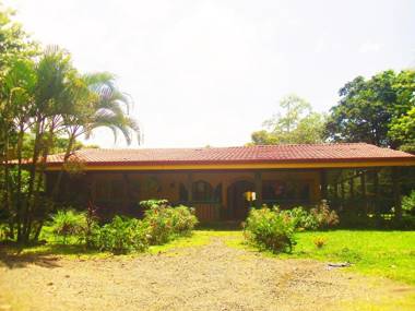 Rio Celeste Backpackers