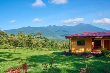 Modern 2 Bedroom Villa - Friendship House - Price shown is for 2 Night Stay