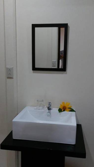 Hotel Rio Celeste to Know