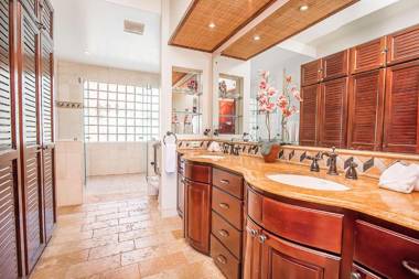 Pacifico Colonial Condominiums