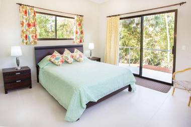 Toucan Villa Newer with WiFi & Pool - Digital Nomad Friendly
