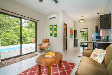 Toucan Villa Newer with WiFi & Pool - Digital Nomad Friendly