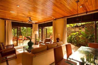 Jet Luxury at Langosta Beach Resort & Villas