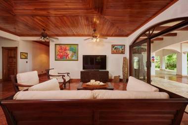 Blue Jewel Oceanfront Private Villa