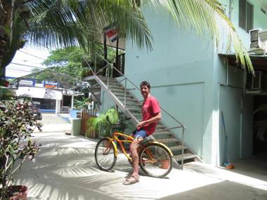 Cocobolo Surf Hotel & School