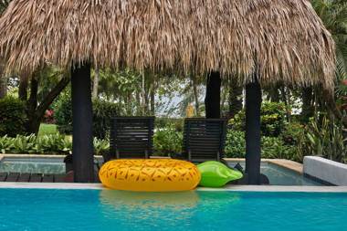 Paradise Beach Lodge