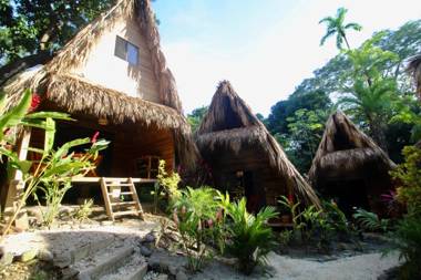 Buena Onda Bungalows