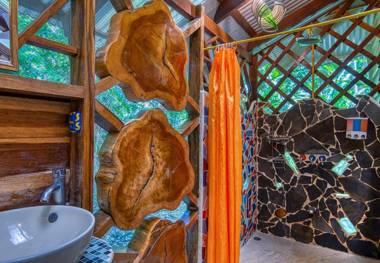 Congo Bongo EcoVillage Costa Rica