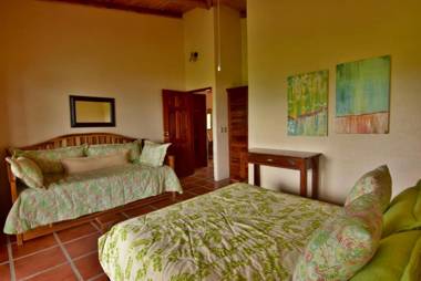 Pie in the Sky 3 Amazing Luxury Home with Lake and Volcano view