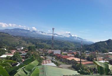 Montaña Linda Guest House Orosi