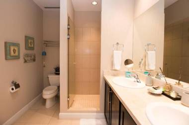 Nicely decorated 3rd-floor beauty with pool-view balcony in Coco