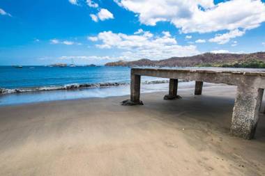 Well-decorated 3rd-floor unit with unique designs and mountainview in Coco
