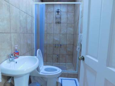 Modern Studio Loft Apt King Bed 10 min frm airport