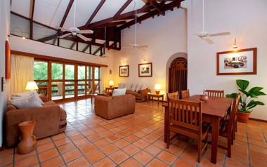 Capitán Suizo Beachfront Boutique Hotel