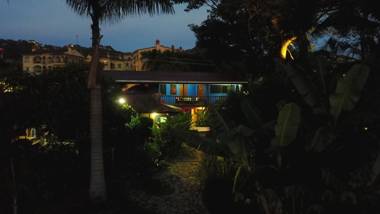 Hotel Villa Amarilla