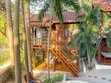 The Beach Bungalows - Digital Nomad Friendly - Adults Only