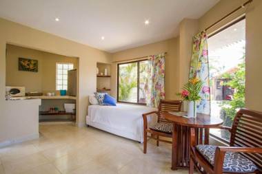 Tamarindo Village Hotel