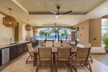 Extravagant beachfront mansion in Flamingo - second to none