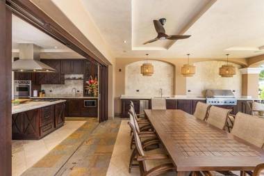 Extravagant beachfront mansion in Flamingo - second to none