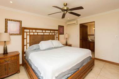 Luxury suite on 4th floor with pool and seemingly endless ocean views