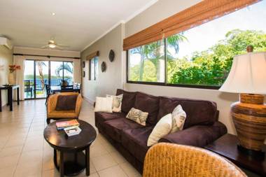 Dazzling ocean views from a bluff in Flamingo - magnificent inside and out