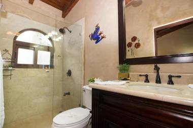 Luxury beachfront unit in Flamingo right in front of the waves