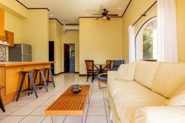 Birds-eye view of the ocean in nicely priced unit on top floor in Flamingo