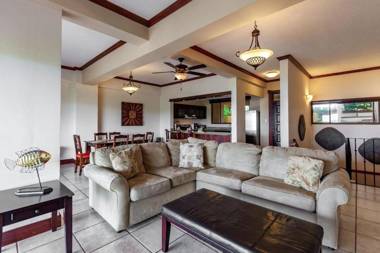 Big-beautiful unit in Flamingo sleeps 8-with breathtaking ocean views